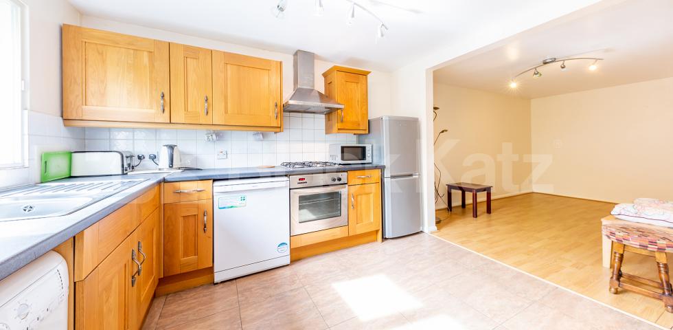 			UNDER OFFER!, 4 Bedroom, 1 bath, 1 reception House			 Bunning Way, CALEDONIAN ROAD - KINGS CROSS